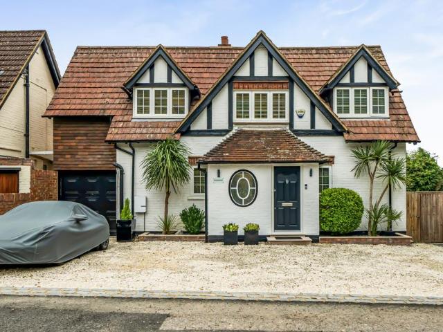 House for sale in Kiln Green, Wargrave