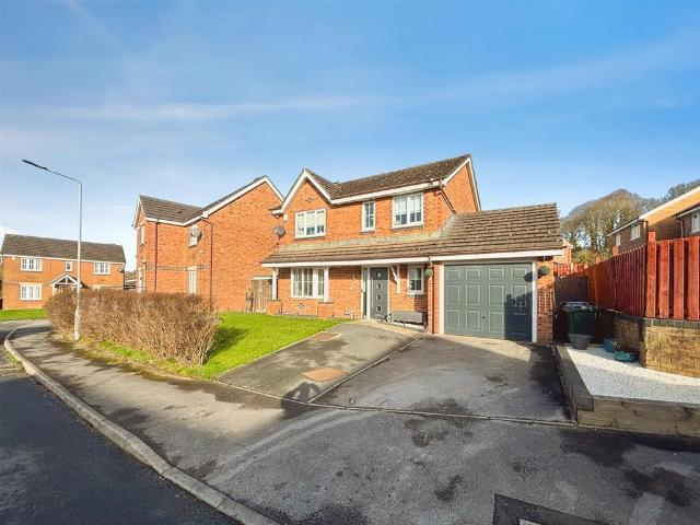 House for sale in Slack Side, West Yorkshire