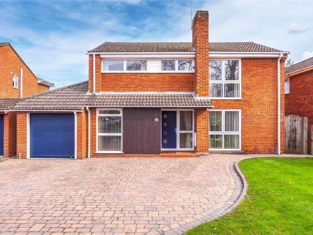 House for sale in Woodley