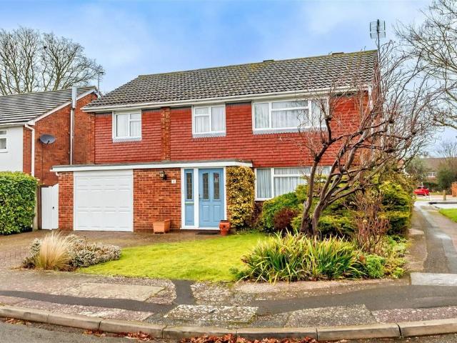 House for sale in Coopersale Street, Epping