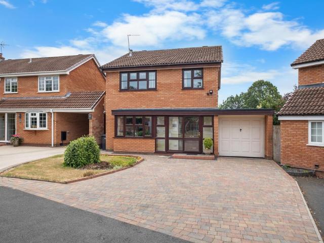 House for sale in Stoke Pound, Bromsgrove