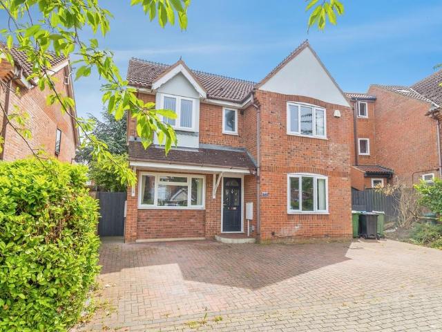 House for sale in Shenley Brook End, Milton Keynes