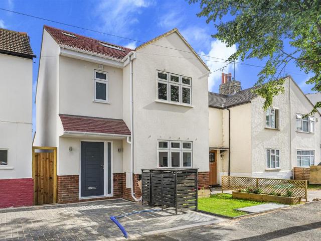 House for sale in South Chingford, Highams Park