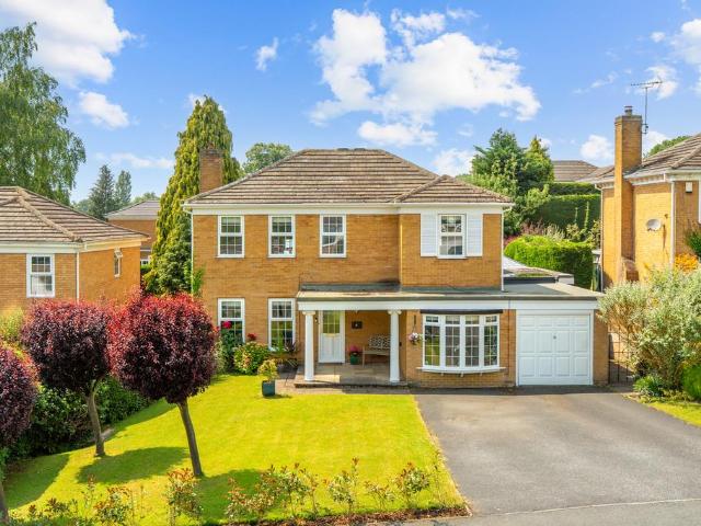 House for sale in Shadwell, West Yorkshire