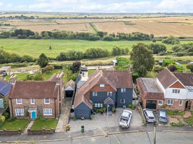 House for sale in Heathlands, East Sussex