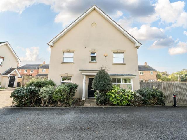 House for sale in Wexham Court, Slough
