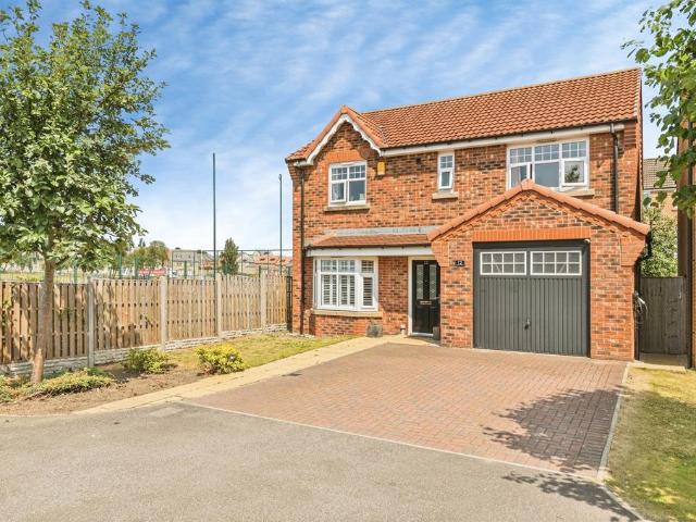 House for sale in Chickenley, Dewsbury
