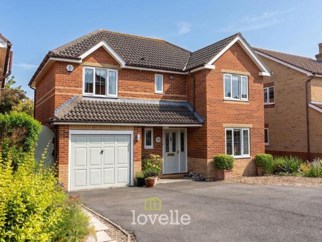 House for sale in Healing, North East Lincolnshire