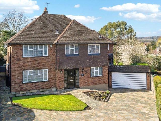House for sale in Pinner, Greater London
