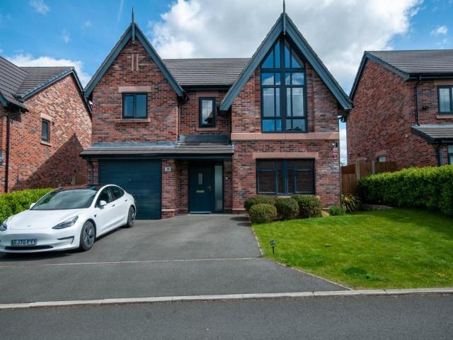 House for sale in Chapel Field, Bury