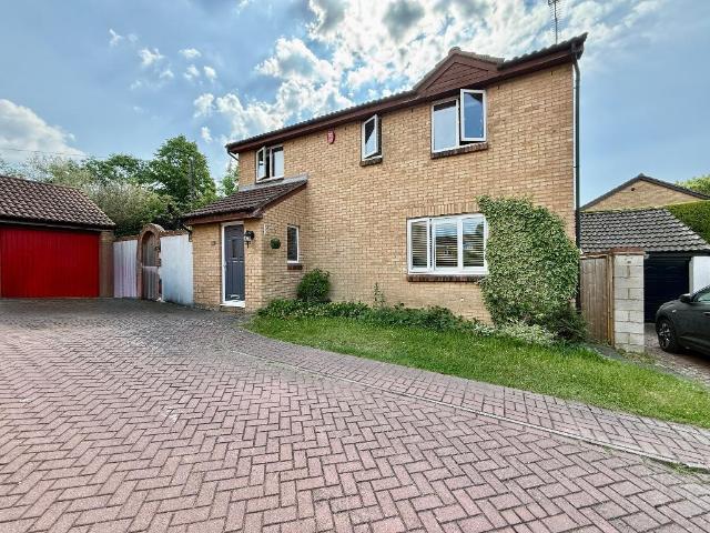 House for sale in Warden Hill, Luton