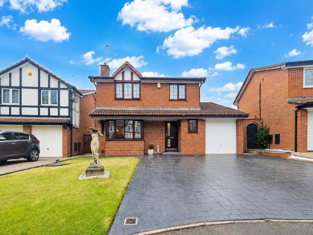 House for sale in Halesowen, West Midlands