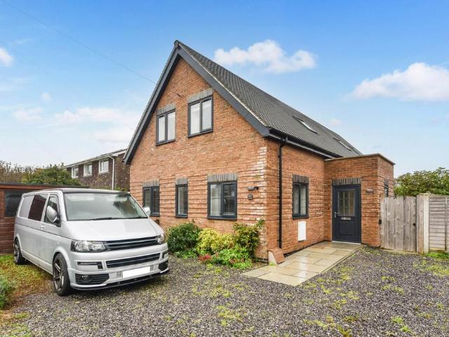 House for sale in Littlecote, West Sussex