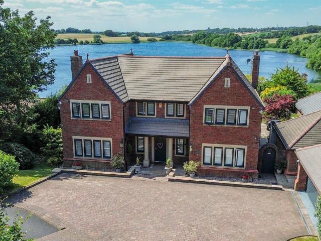 House for sale in Pickmere