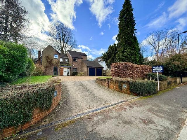 House for sale in London Borough of Croydon, Purley