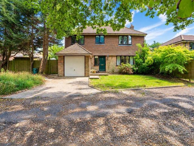 House for sale in Silverhill Park, Guestling Green