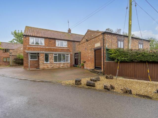 House for sale in Cumberworth, East Lindsey