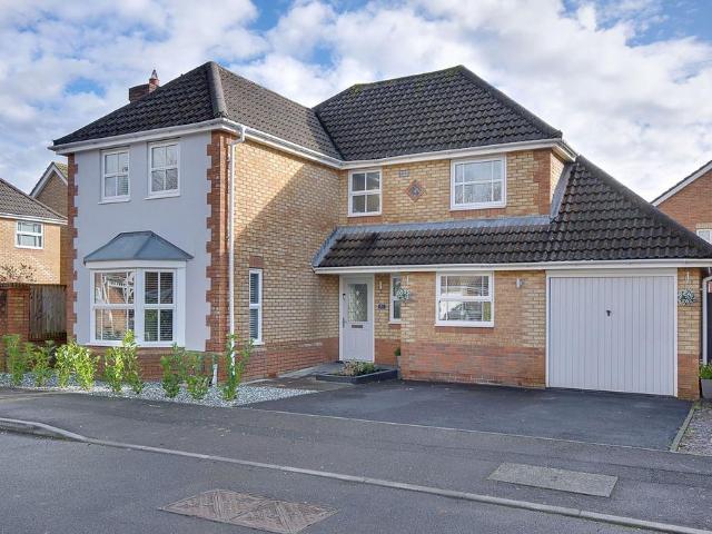 House for sale in Throop, Bournemouth