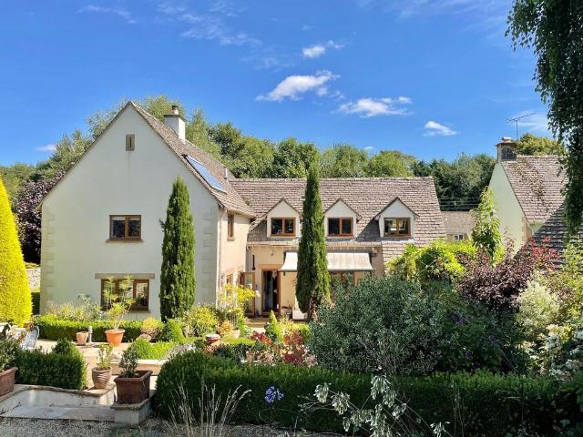 House for sale in Fossebridge, Gloucestershire