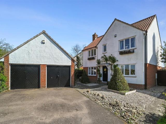 House for sale in Chelmondiston, Suffolk