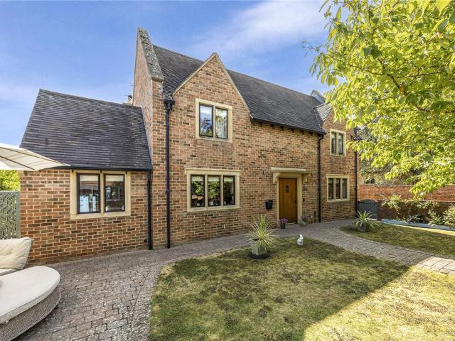 House for sale in Crookhill, Worcestershire
