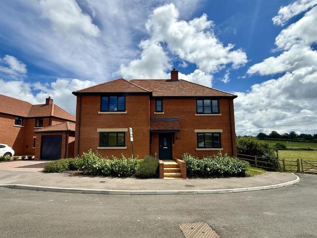 House for sale in Bromsberrow Heath, Gloucestershire