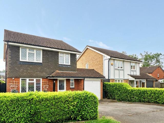 House for sale in Chertsey South, Runnymede