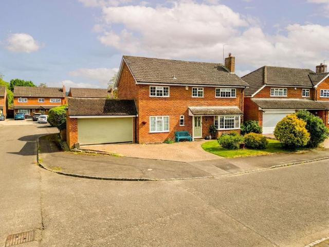 House for sale in Weston Turville