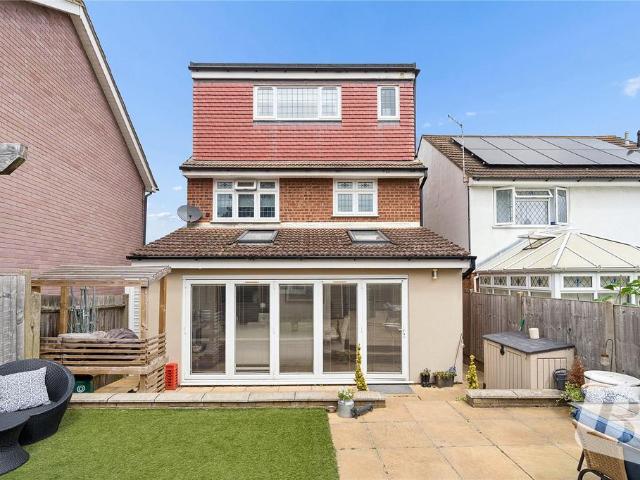 House for sale in Rainham, Greater London