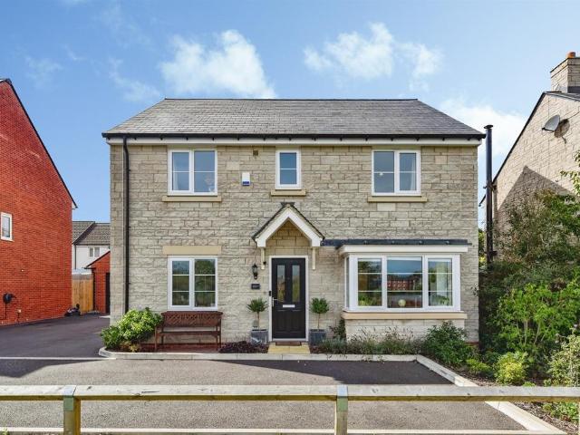 House for sale in Leigh Park, Westbury