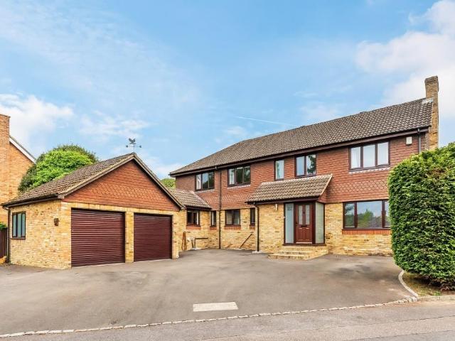 House for sale in Pachesham Park, Surrey