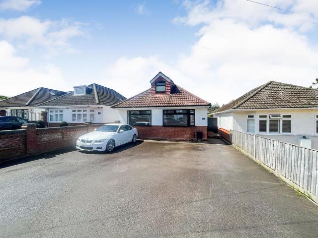 House for sale in Hedge End, Helford