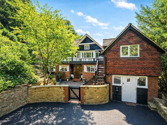 House for sale in Binscombe, Fole