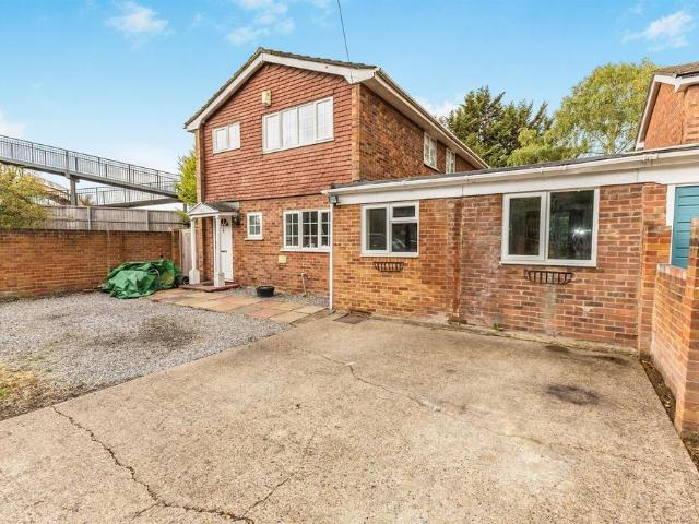 House for sale in Shinfield