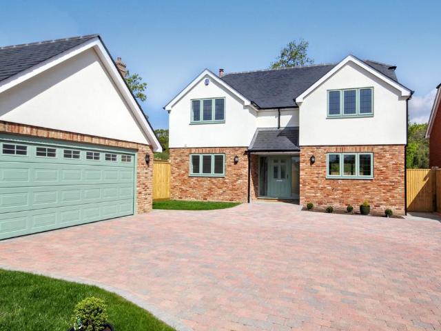 House for sale in Alderbrook, Cross In Hand