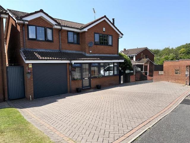 House for sale in Heath Hayes and Wimblebury, Chadsmoor