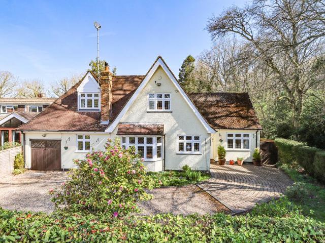 House for sale in Holywell, Studham