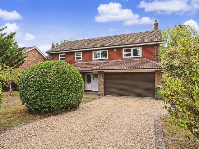 House for sale in Hatching Green, Five Acres