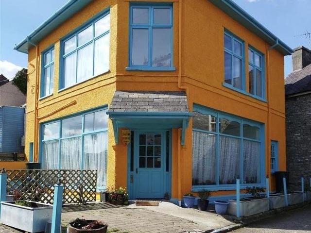 House for sale in Llandeilo, Wales