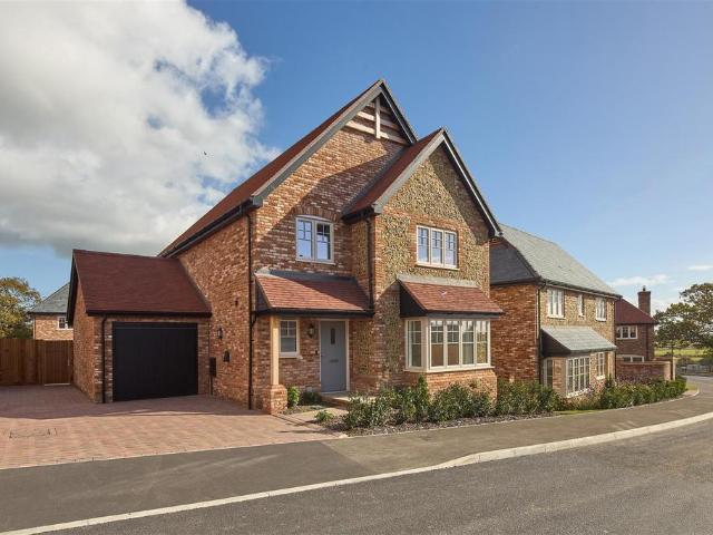 House for sale in Arundel, Clapham