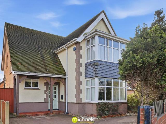 House for sale in Holland-on-Sea, Dale Hill