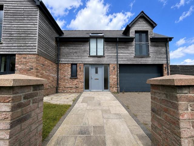 House for sale in Camrose