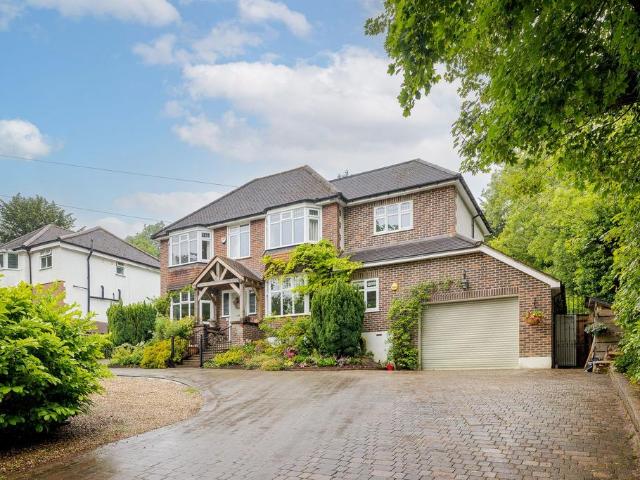 House for sale in Hillview, Surrey