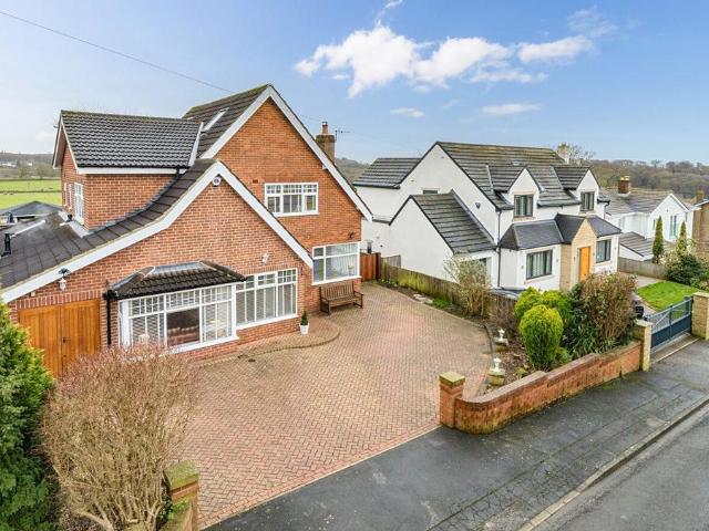 House for sale in Weetwood, West Yorkshire