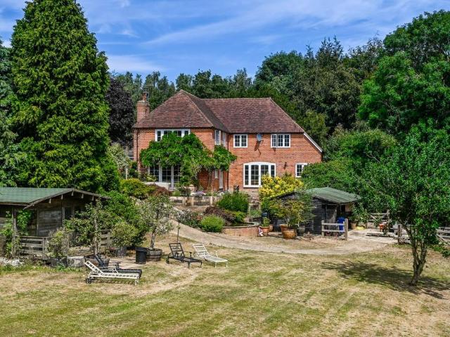 House for sale in Painter's Forstal, Oad Street