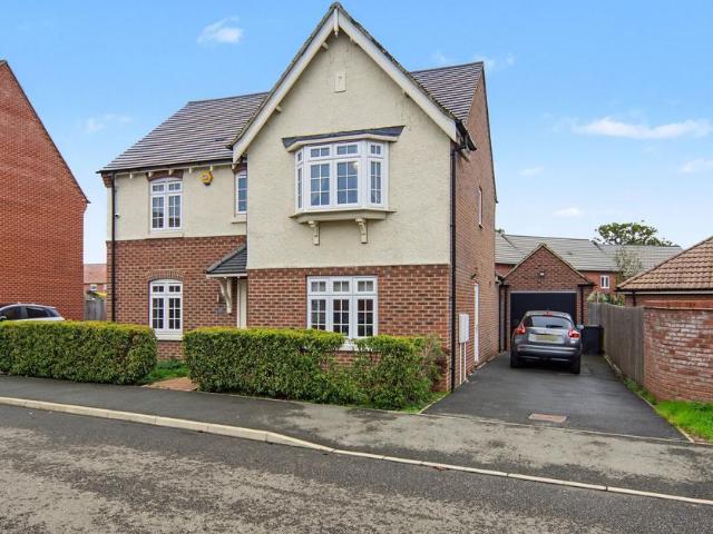 House for sale in Lower Farm Estates, Nuneaton and Bedworth