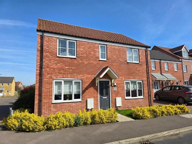 House for sale in Bradwell, Great Yarmouth