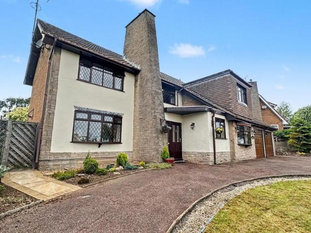 House for sale in Berry Hill, Potters Corner