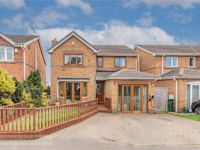 House for sale in Emley, West Yorkshire