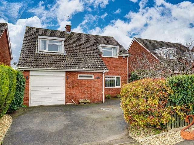 House for sale in Crookhill, Worcestershire